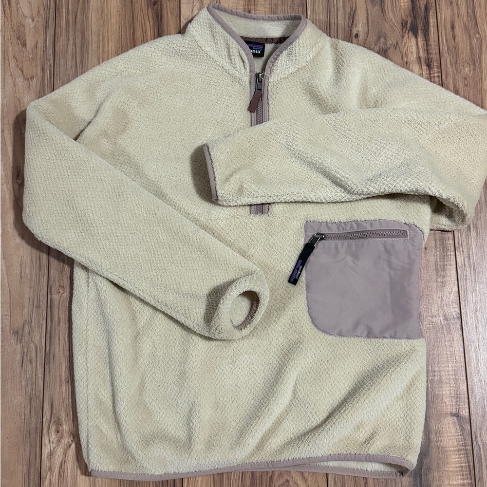 Patagonia woman’s Re-Tool 1/2 zip hybrid fleece pullover Cream  color. Size M